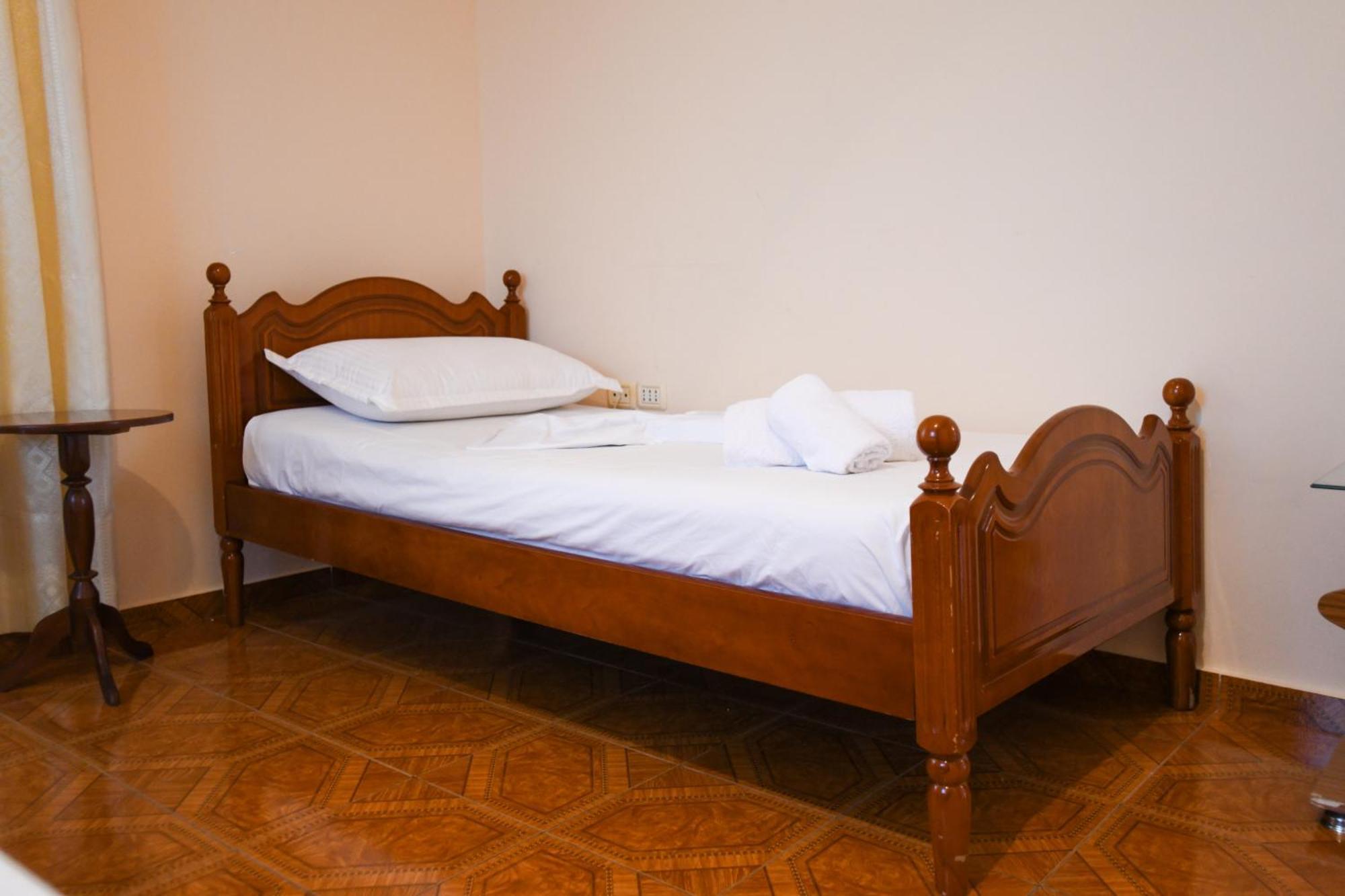 Apartment Darlin Berat Exterior foto