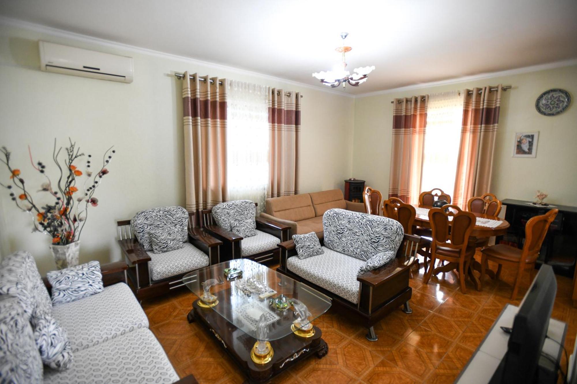 Apartment Darlin Berat Exterior foto
